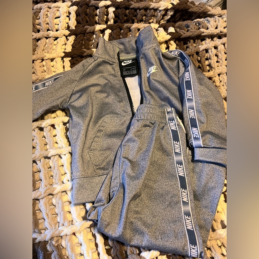Grey Nike Basketball set 18M